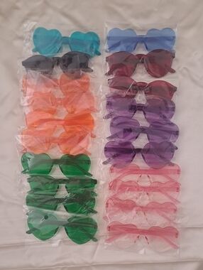 Assorted Heart-Shaped Colored Sunglasses - Pack Party of 20 Piece